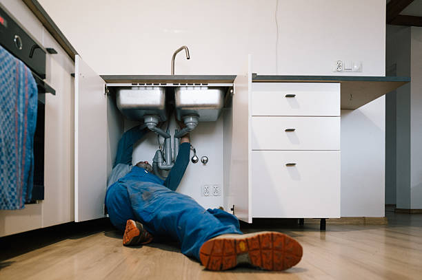 Professional Emergency Plumber technician working in Keene, OH